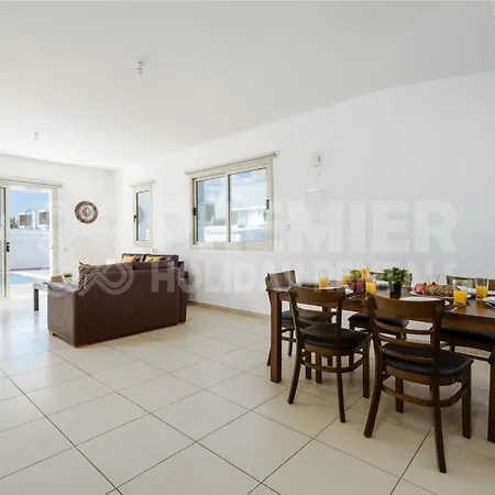 Cherry Palm Villa *